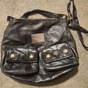 Stylish Black Crossbody Bag with Front Pockets